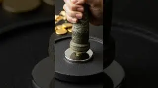 【ASMR】【4K】Real gold crystals grow tall and shimmer in pure light #gold #crystals #ASMR