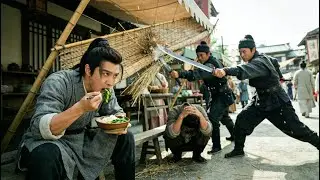 小夥路邊吃飯遭欺淩，忍無可忍爆發實力，以一敵多秒殺全場！🔥Chinese Dramas | 金超群 楊子