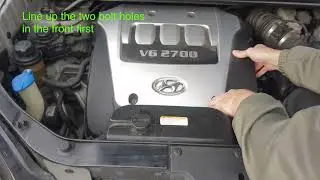 Как снять крышку двигателя на Hyundai Tucson (показано 2006 год, аналогично для 2005&ndash;2009 годов)