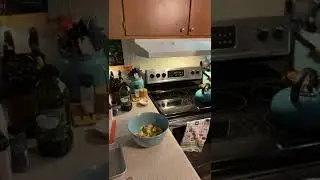 Breakfast time! Pampered Chef Lisa Rodriguez is using some amazing tools!