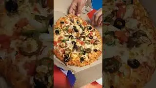 Veg Extravaganza pizza in domino's | 😋😋