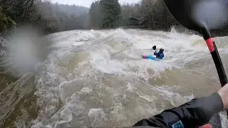 Kayaking Lake Creek, Oregon 14-13ft (Dec 28, 2022)