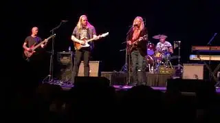 Billy Crain - I like Broken things