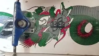 Montando de skate com lixa nova e parafuso e rolamento!!