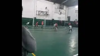 F&uacute;tbol Infantil Argentino - Golazo desde el centro, fuerte y arriba , Franco 8 a&ntilde;os