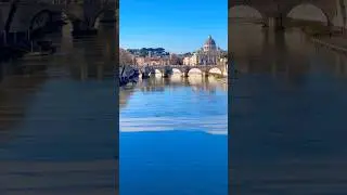 Roma dal Ponte Umberto I con veduta del Tevere e San Pietro 🌉