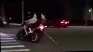 ざまぁｗｗｗ暴走行為をする珍走団に軽自動車が天誅をｗｗ