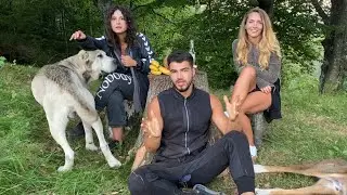 O SEARĂ SURVIVOR LA MUNTE CU ALICE ȘI KARINA