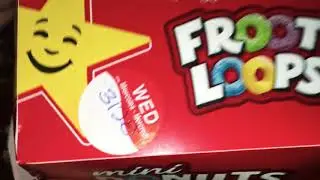 Carl's Jr.: Froot Loops Mini Donuts Review