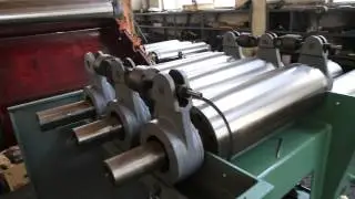 Three-roll mill internal structure
