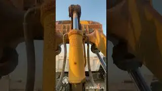 wheel loader. working in. main loading site