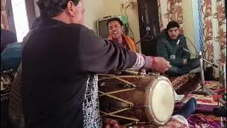 Jara tarro pe jakar to dekh krishn kanhiya Radhey Radhey