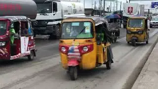 LIBERIA'S BUSHROD ISLAND - OBSERVING THE TRAFFIC IN MONROVIA LIBERIA 2023