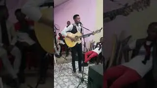 Fr Renedie chante Soki yo te