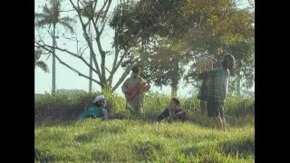 Kinder Bloomen - Taxi to The Massala Guy (Official Video)