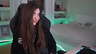 АРИНЯН узнала бюджет СИМПЛА и готова сос*ть / TWITCH MOMENT