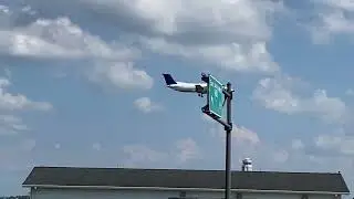 Berry Aviation Embraer E120 Brasilia landing at KCLE