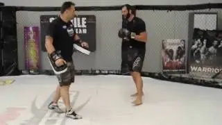 MMA ARENA - Lavoro sui pad sotto pressione - Coach Filippo Stabile e Roberto Fantasia pt. 2