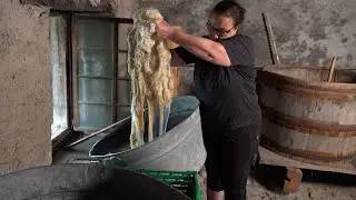 Wolle waschen im Büchhüs (Waschhaus) Alt-Reckingen
