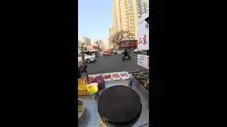 Live broadcast of street food specialties and fruit delicacies
