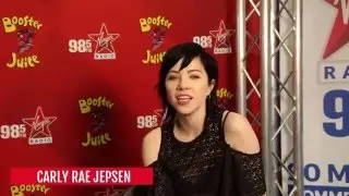 Carly Rae Jepsen in the 98.5 VIRGIN Radio Red Room