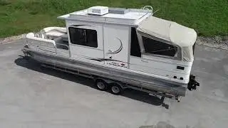 2006 Sun Tracker 32 Party Hut at Lake Cumberland Marine