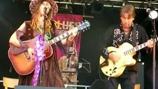 Rochelle Harper & Boz in Chedigny, FRANCE  2011.MP4