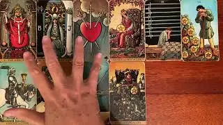 LEO MONEY AND CAREER WEEKLY TAROT AUGUST 22-28 2022 BREAKING FREE ! STEPPING INTO NEW TERRITORIES