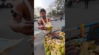$0.70 Coconut in India 🇮🇳 #streetfood #streetfoodloveindia #travel
