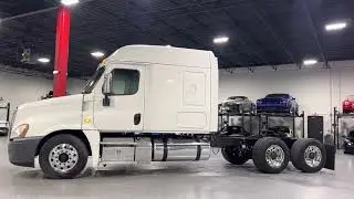 2014 Freightliner Cascadia 125 6x4 T/A Sleeper