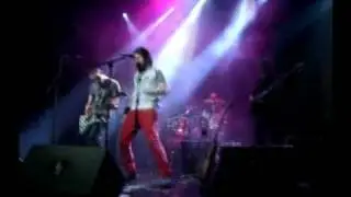 Kaçak -Silahlı ve Tehlikeli (Yüxexes Performans)