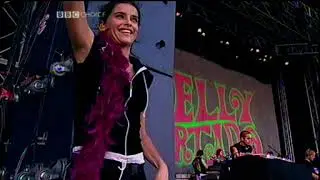 Nelly Furtado - Turn Off The Light - Glastonbury 2002
