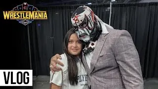 Penta pasa tiempo con fans y familia en WWE World: WrestleMania 41 Vlog
