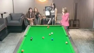 Live / Billiards 8 ball pool.