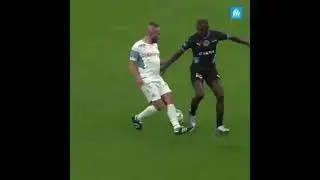 Magnifique d&eacute;calage de Jul face &agrave; Abidal ⚽🔥