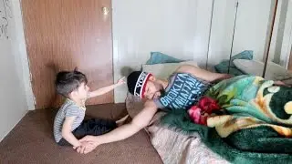 HOW A 2 YEAR OLD BABY WAKES ME UP!!!