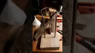 klyva ved med en hand/to split wood with one hand