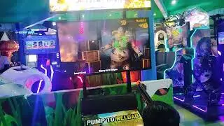 Aahid playing shooting zombie game 🎮🎯 in lulu mall funtura lucknow 😃|