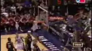 Sean Williams with the huge dunk!