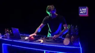 dinovo -  live act