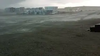 clima extra&ntilde;o? y fuertes vientos. alerta de tornado