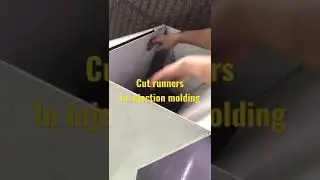 Cut runners machine in injection molding plastic parts