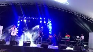 HOTEL California - Dax Carter the greatest rendition of the guitar segment ever. Henderson Jazz TT