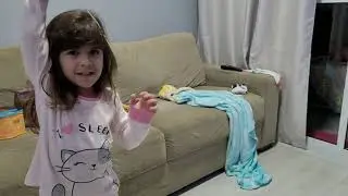 Frozen - Elsa de Arendelle vers&atilde;o brasileira. Marina