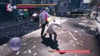 Yakuza 0 - Taxi Driver bullies comically oversized man