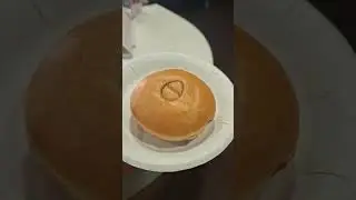 Обзор новинки из Crunchy Dream (бывшие Crispy Cream) &mdash; ПОНЧИК С НЕСЛАДКИМИ НАЧИНКАМИ говядина и яйцо