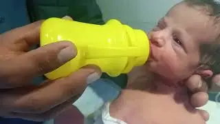 How to Bottle Feed a Baby | Battle Feeding Method Step by Step