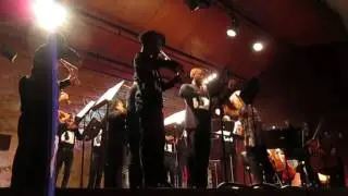 CINCO PIEZAS PARA DOS VIOLINES (D. Shostakovich) - ENSAMBLE DE CUERDAS BUSKAID (Soweto - Sur&aacute;frica)