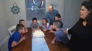 12-Year-Old Sextuplets&rsquo; Dinner Time Ritual Revealed