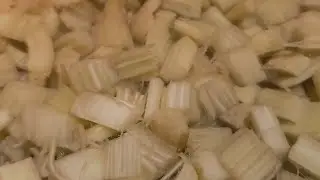 Come si pulisce il Cardo - Come si Prepara il Cardo per il Cardone Beneventano
